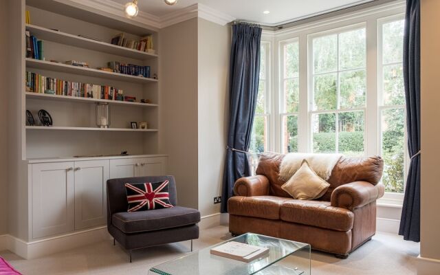 Wimbledon Crescent Escape