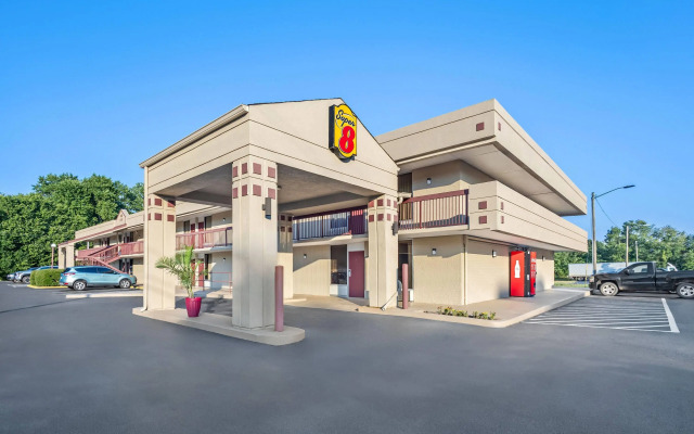 Super 8 by Wyndham Commerce