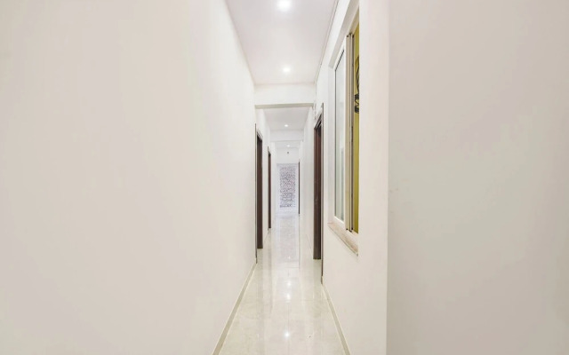 Fabhotel Black Pepper