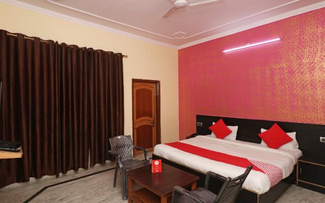 Everest Inn By OYO Rooms