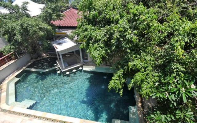 Kuta One Party Hotel