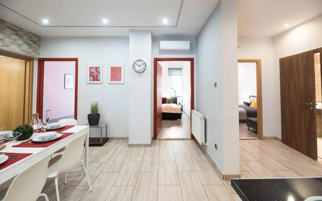 Ultra central large home with AC and balcony