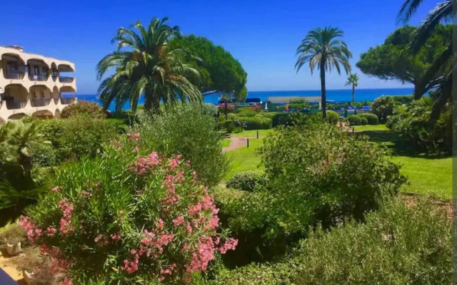 bel Appartement les pieds dans l'eau
