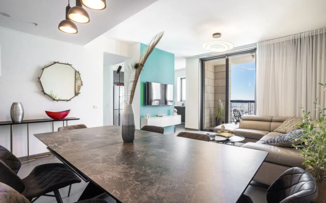 HolySuite J Tower
