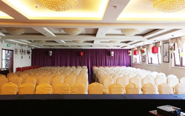 Central Business Hotel