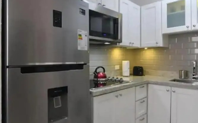 1-bed Smart Access Condo Near Bob Marley Museum