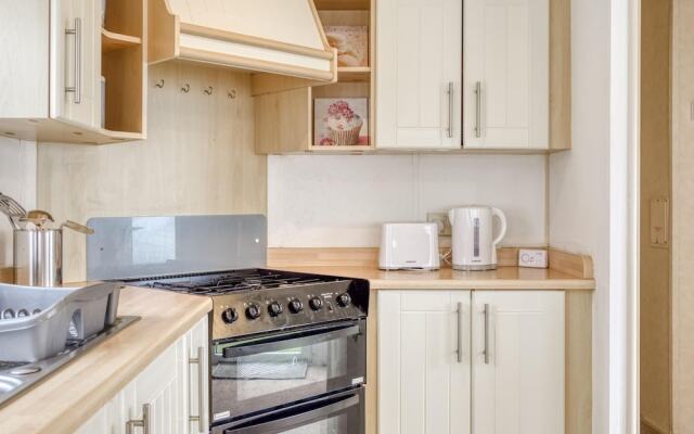 Serene Mobile Home in Hastings near Smugglers Adventure