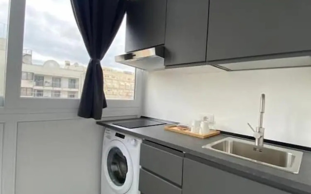 Bari LandLord 242