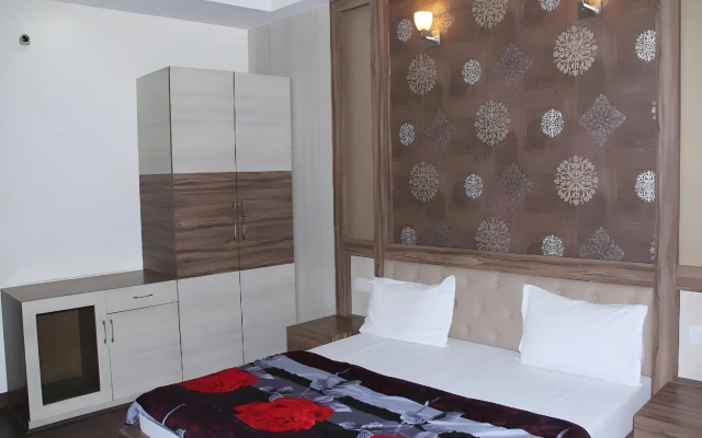 OYO 11629 Hotel Sunshine Inn