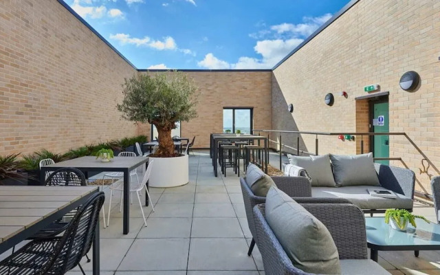 Student Only Southampton Crossings