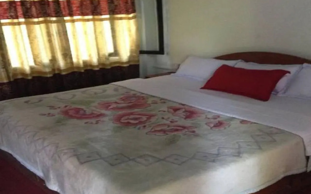 Safari Wildlife Lodge & Camp