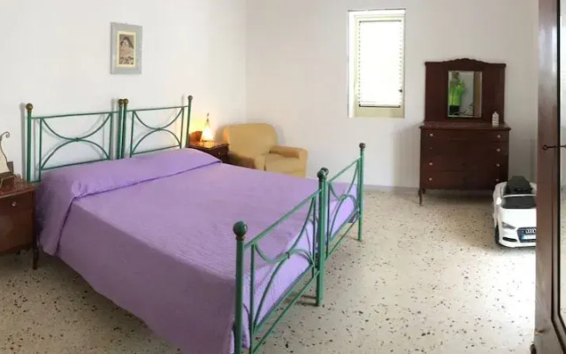 Villa a few Steps From the sea