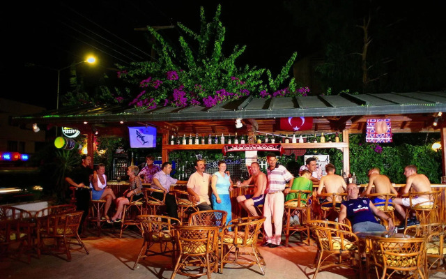 Oasis Otel