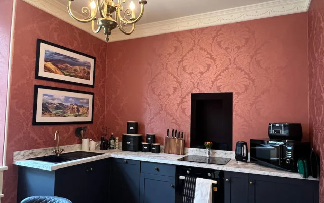 Kendal - Gothic Hall - Luxury Rooms or Apartment