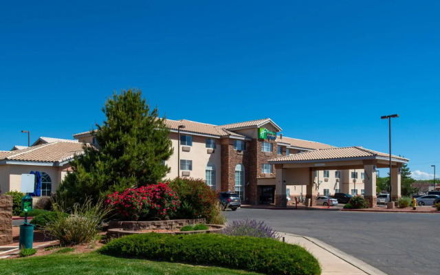 Holiday Inn Express Farmington - Bloomfield by IHG