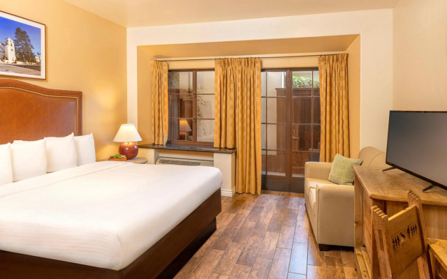 Clocktower Inn Ventura