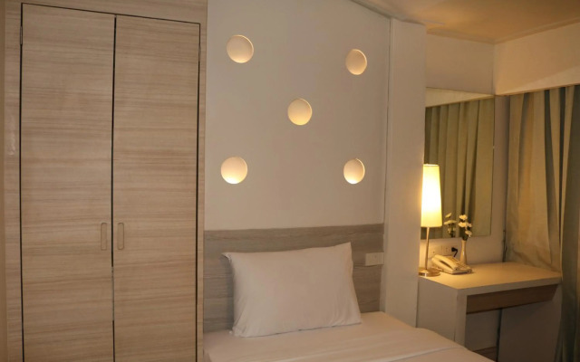 Sunshine Hotel And Residences