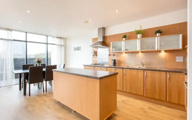 Bright Riverside Apt. w/ Terrace