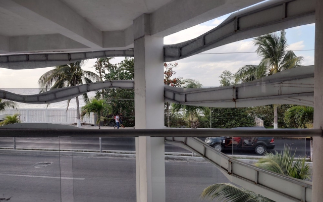 Spacious oceanfront loft # A1