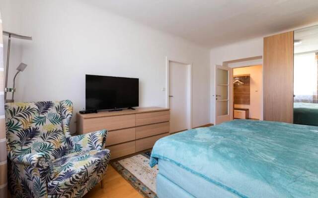 Apartment Rudolfspark Check in 15h to 22h Only