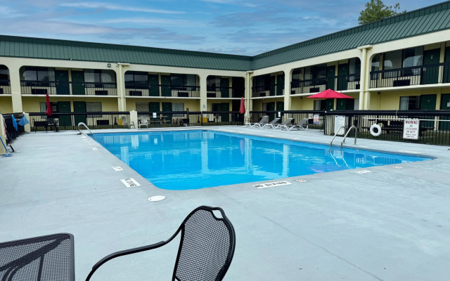 Red Carpet Inn and Suites Kinston NC