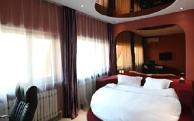 5CM Holiday Hotel