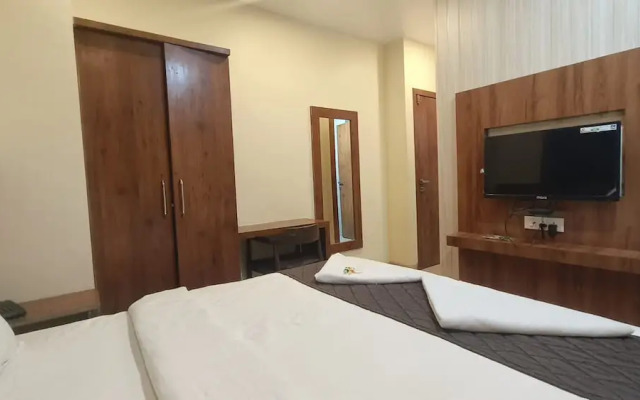 Hotel Ashraya International