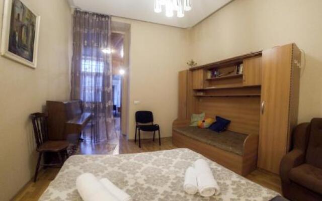 Apartment Old Street Dadiani 7