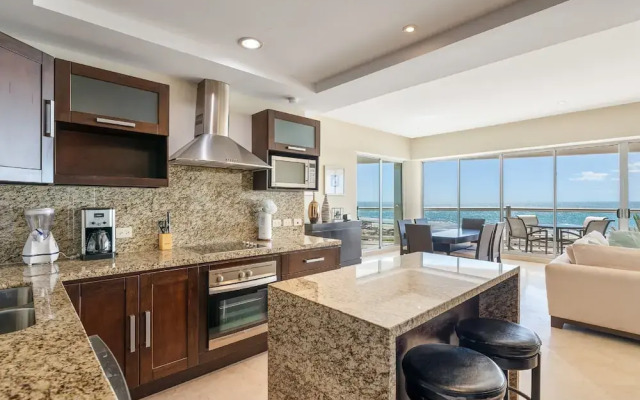 Luna Blanca 0403 by Kivoya