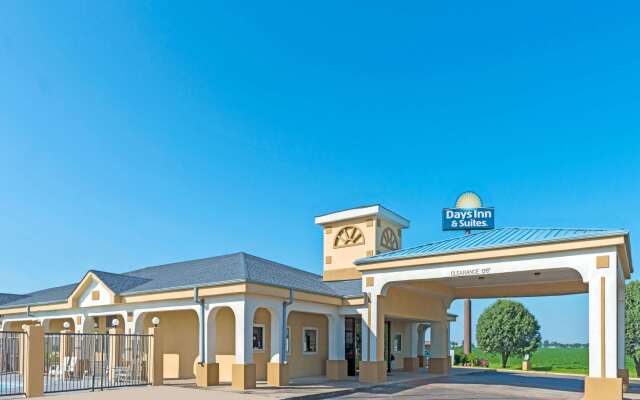 Days Inn & Suites by Wyndham Osceola AR