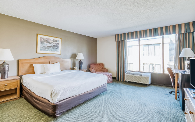 Rodeway Inn & Suites and Conference Center