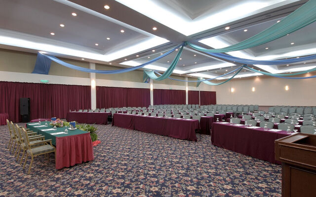 Bukit Merah Laketown Resort