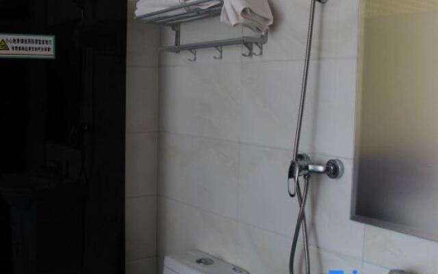 Kelong Hotel