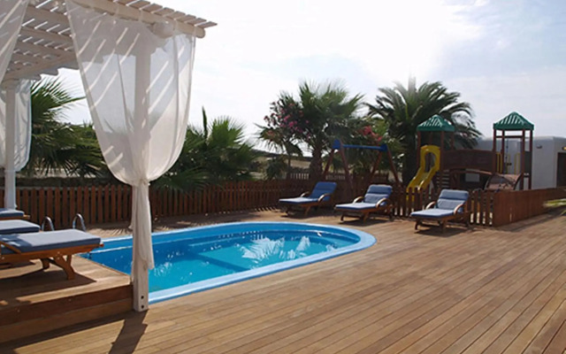 Zephyros Hotel