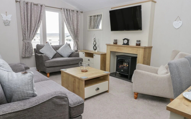 Cayton Pines