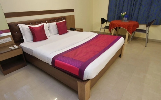 Charu Comforts by OYO Rooms