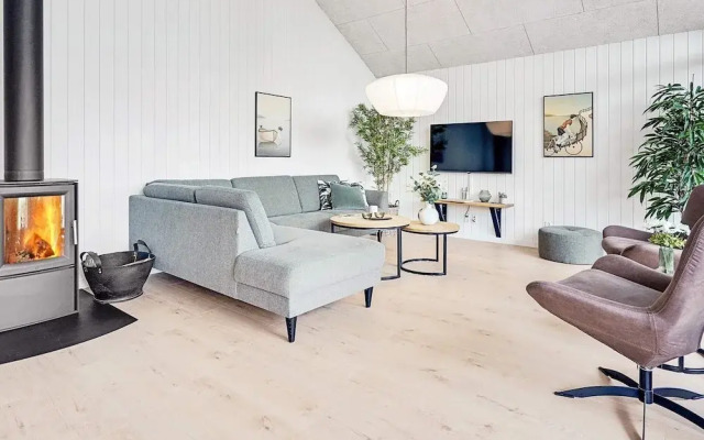 14 Person Holiday Home in Vaeggerlose