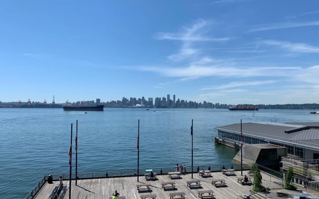 Lonsdale Quay Hotel