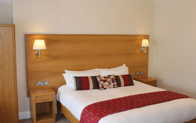 Clover Spa and Hotel