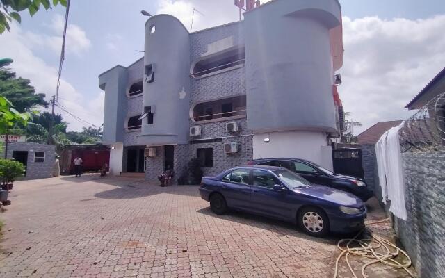 Orient Hotel & Plaza