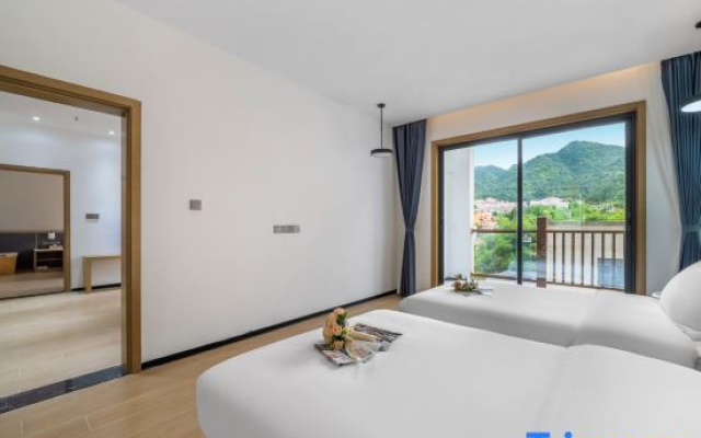Holiday Inn Xulong Bieyuan (Chongqing Hei Valley Scenic Area)