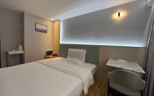 7Days Inn Shenzhen Longgang Nanlian Metro Station Branch