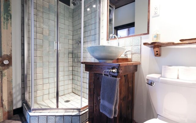 Owl's Nest Suites