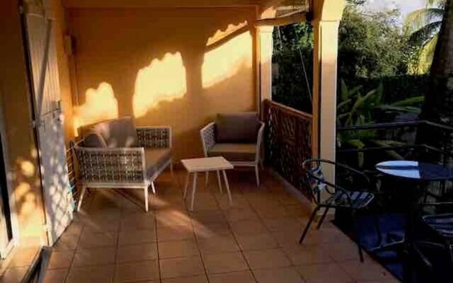 Bungalow With one Bedroom in Le Gosier, With Wonderful sea View, Furni