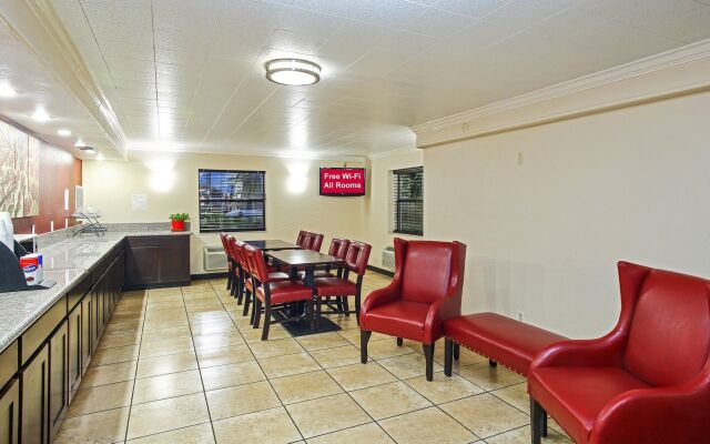 Red Roof Inn North Dallas - Park Central