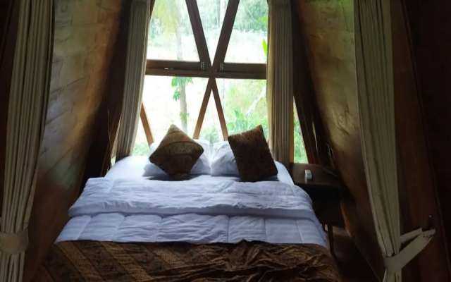 Borobudur Balkondes Saka Pitu