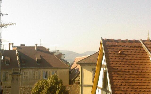 Aux Bijoux de Colmar - Le Saphir - 1 PARKING GRATUIT