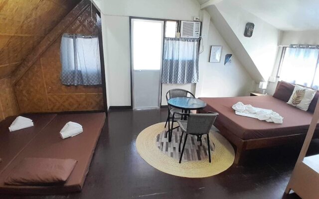 On Board Panglao Beach Hostel and Resort