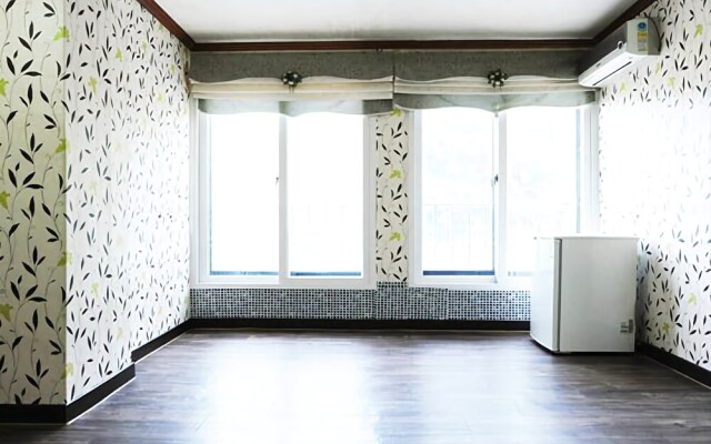 Gyeongju Padosori spa Glamping Pension