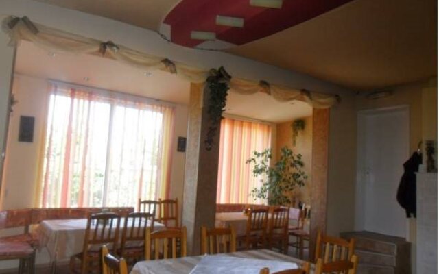 Varnata Family Hotel